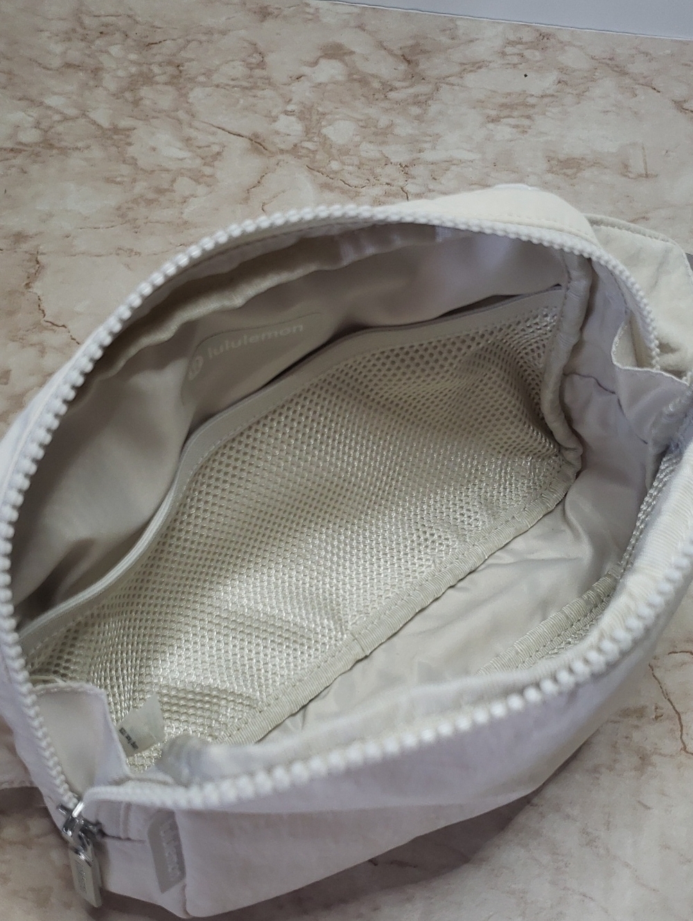 Lululemon Off White Waist /Crossbody Unisex Small Bag - Picture 5 of 7